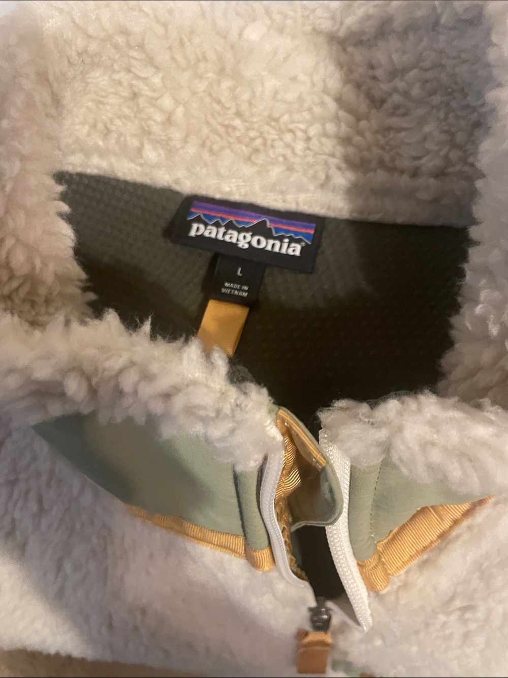 Patagonia Cream Sherpa Jacket with Olive Chest Pocket and Tan Trim - Picture 3 of 7